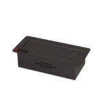 تصویر پریز توکار سه سوکت مشکی آلبا کد L1001 در حالت نصب‌شده در میز یا کابینت