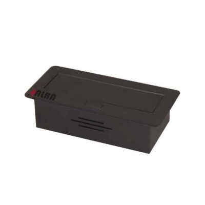 تصویر پریز توکار سه سوکت مشکی آلبا کد L1001 در حالت نصب‌شده در میز یا کابینت