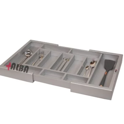 نمای نزدیک چرم نقره‌ای جا قاشقی B1034 آلبا